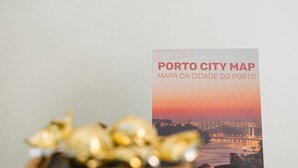 A map of Porto City with a sunset view. - GuestReady - Zenith Building - Room 002 (Porto)