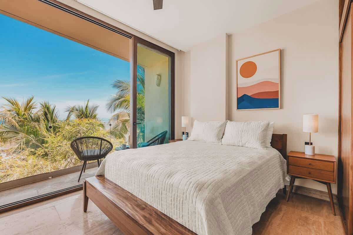 2 habitaciones, escritorio, tabla de planchar con plancha y wifi 