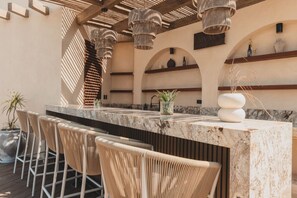 Bar (in der Unterkunft)