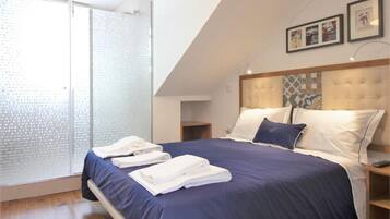 1 bedroom, internet, bed sheets