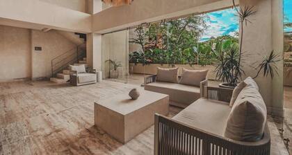 Luxe Penthouse w Private Plunge Pool on Balcony