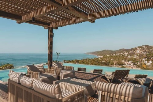 Luxe Penthouse w Private Plunge Pool on Balcony