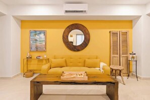 TV - Casa Armada: Beachfront Condo, Pool & Garden View (San Pancho)