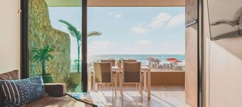 Casa de Luz Beachfront at Punta Paraíso