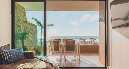 Casa de Luz: Beachfront Oasis with Pool