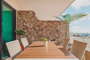 屋外ダイニングエリア