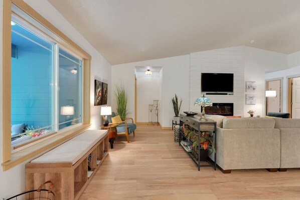 Télévision, cheminée