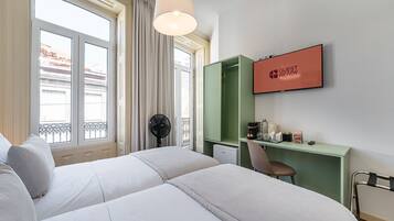 1 chambre, bureau, accès Internet, draps fournis