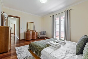 3 Schlafzimmer, BĂŒgeleisen/BĂŒgelbrett, Reisekinderbett, kostenloses WLAN