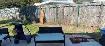 Charming 2-bedroom apartment with AC, WiFi in heart of downtown Cocoa Beach