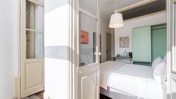 1 bedroom, internet, bed sheets