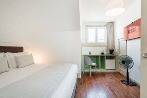 1 Schlafzimmer, Schreibtisch, WLAN, Bettwäsche