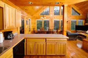 Suite | 3 bedrooms, Internet - Secluded 3BR Cabin w Hot Tub Dog Friendly Sleeps12 (Pigeon Forge)