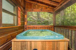 Suite | 3 bedrooms, Internet - Secluded 3BR Cabin w Hot Tub Dog Friendly Sleeps12 (Pigeon Forge)