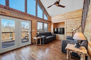 House | 4 bedrooms, Internet - Dog Friendly Views Hot Tub Close to PF Gsmnp (Sevierville)