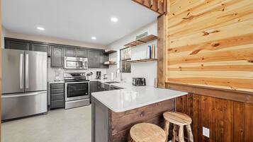 House | 4 bedrooms, high-speed internet