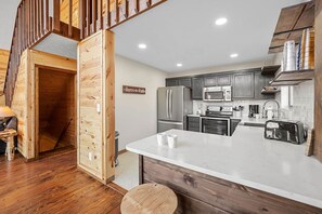 Suite | 4 bedrooms, Internet