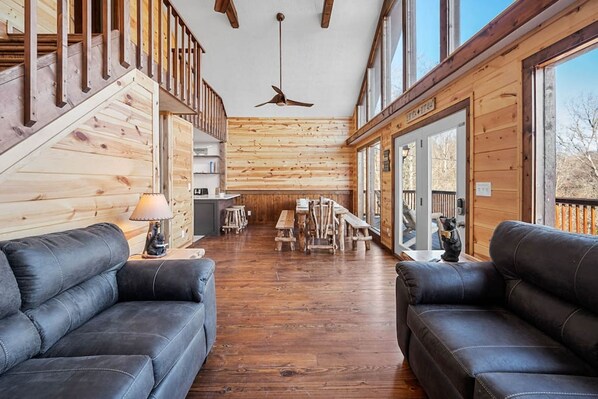 Suite - Dog Friendly Views Hot Tub Close to PF Gsmnp (Sevierville)