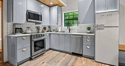 Smoky Mountains Honeymoon Cabin Dog Friendly