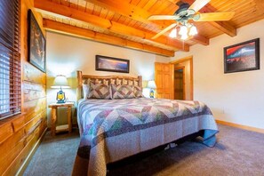 2 bedrooms, Internet - Pigeon Forge Cabin Game Room Dog Friendly Hot Tub (Pigeon Forge)