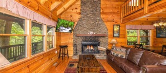 Pigeon Forge Cabin Game Room Dog Friendly Hot Tub