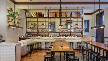 Bar (en la propiedad)