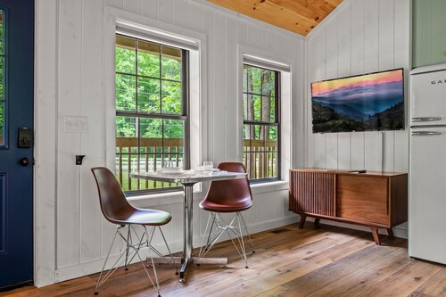 Pet-friendly Cabin 1 Gburg Fire Pit Games