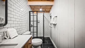 House | 8 bedrooms, Internet