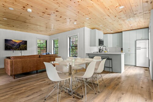 2bdrm Cabin 4 Gburg Pet Friendly Firepit Games