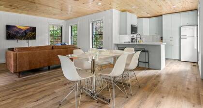 2bdrm Cabin 4 Gburg Pet Friendly Firepit Games