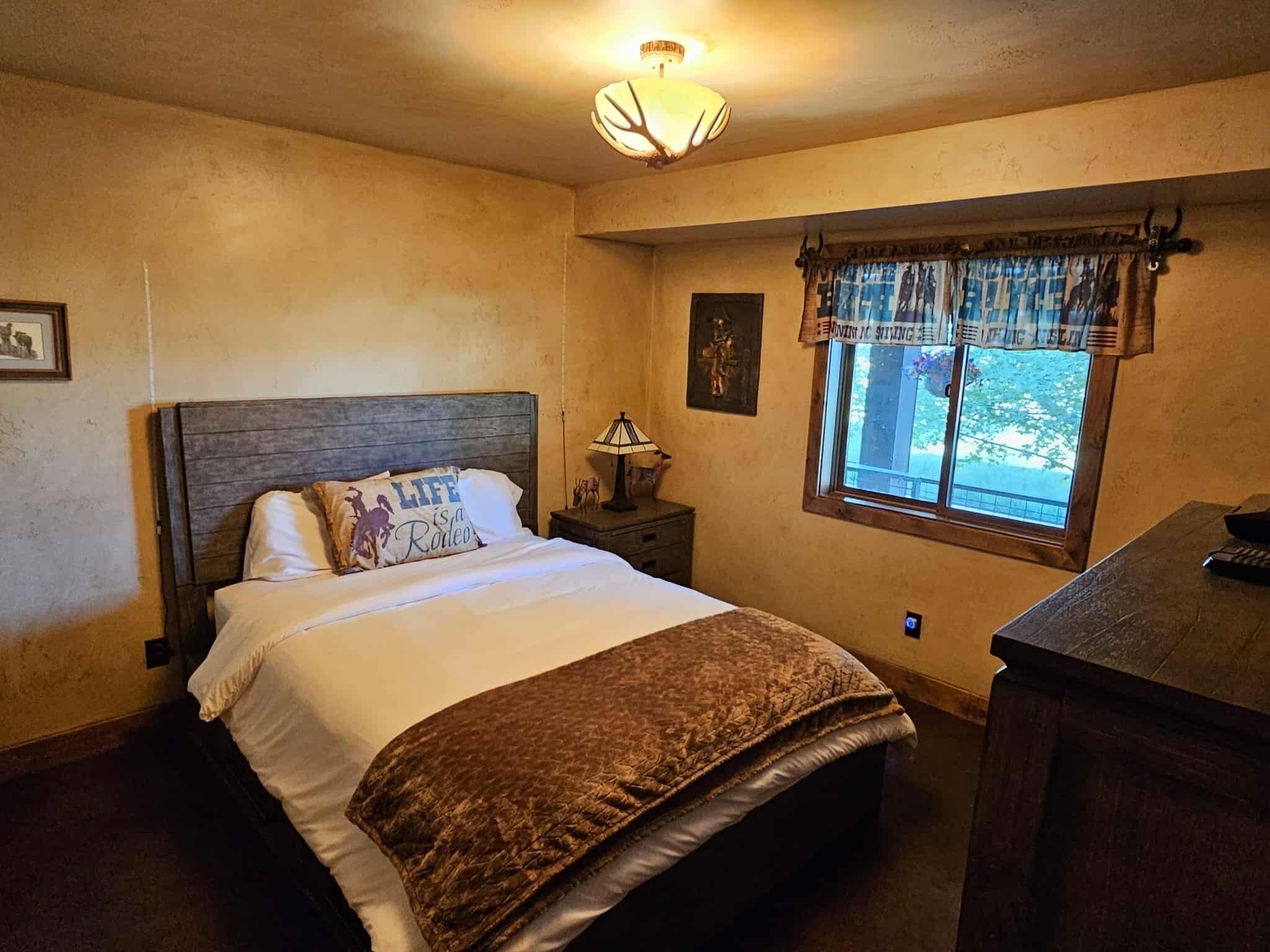 6 bedrooms, iron/ironing board, travel cot, free WiFi