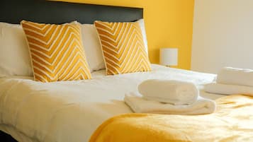 4 bedrooms, desk, iron/ironing board, WiFi