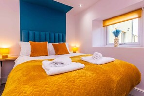 7 Schlafzimmer, Schreibtisch, Bügeleisen/Bügelbrett, WLAN