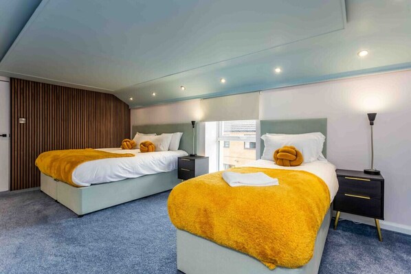 7 室のベッドルーム、デスク、アイロン / アイロン台、WiFi