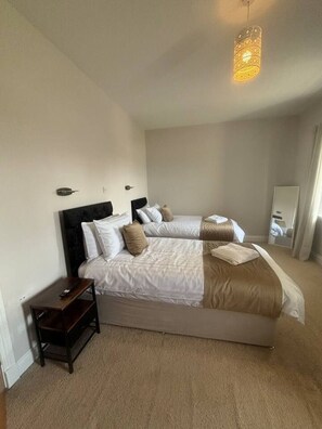 2 Schlafzimmer, Bügeleisen/Bügelbrett, WLAN, Bettwäsche