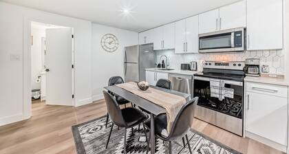 1-Bed, w/ In-Unit Washer & Dryer, Cozy Living,1-2 Min Drive to Anthony Henday!
