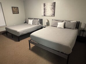 5 Schlafzimmer, Schreibtisch, Bügeleisen/Bügelbrett, kostenloses WLAN