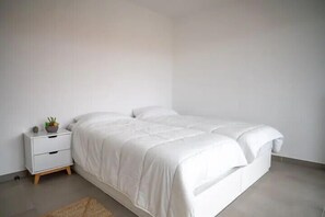 1 bedroom, iron/ironing board, WiFi