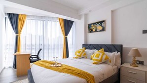 1 habitación, tabla de planchar con plancha, wifi y ropa de cama 