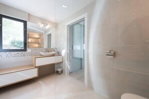 Hair dryer, towels