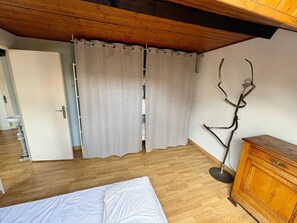 1 bedroom, iron/ironing board, bed sheets