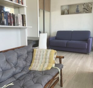 TV - Luminous apartment with sea view in La Ciotat (La Ciotat)