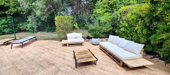 House 5p with garden near the sea