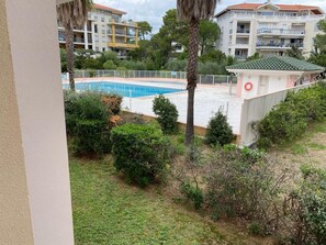 Pool - F4 apartment in park with swimming pool (Saint aygulf)