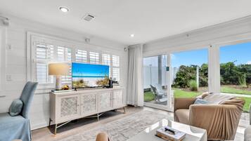 Condo, 1 King Bed (Ramsgate 1) | Living area