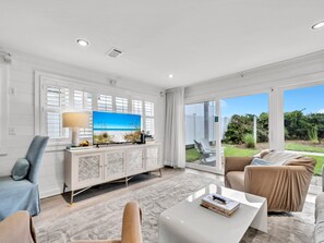 Condo, 1 King Bed (Ramsgate 1) | Living area
