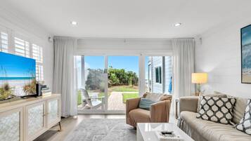 Condo, 1 King Bed (Ramsgate 1) | Living area