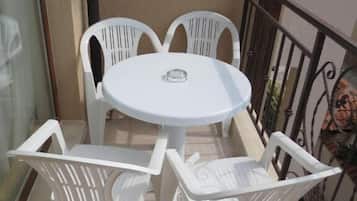 Verdunkelungsvorhänge, schallisolierte Zimmer, Bügeleisen/Bügelbrett