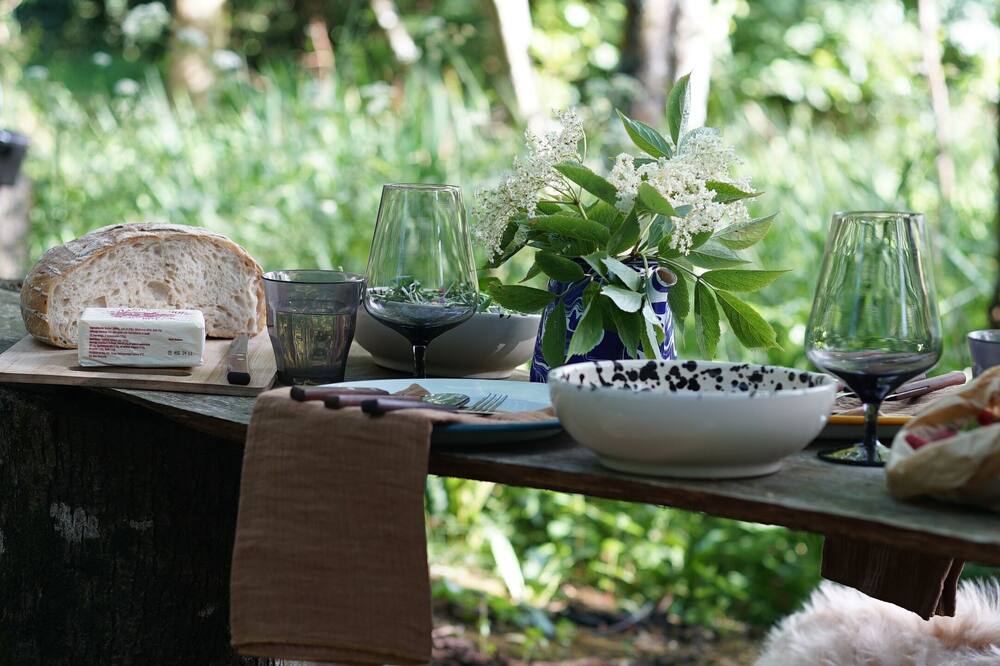 Off-grid Cabin, Outdoor Bath, 15 min from Bruton