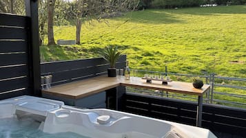 Bain à remous extérieur